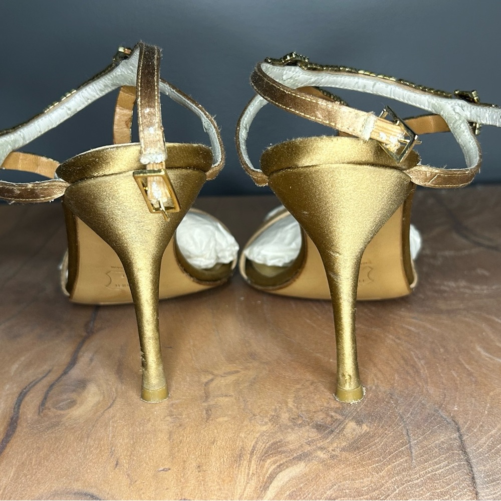 Stuart Weitzman Heels With Crystals - image 8